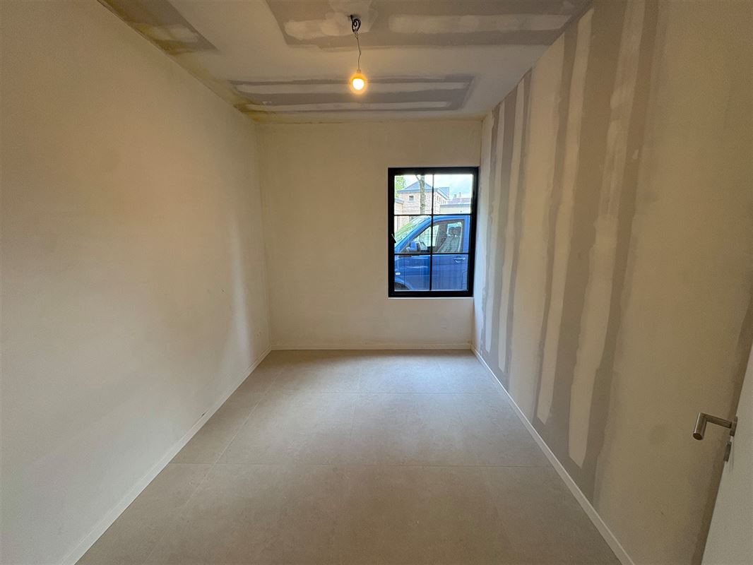Nieuwbouwappartement met 2 slaapkamers en grote tuin.