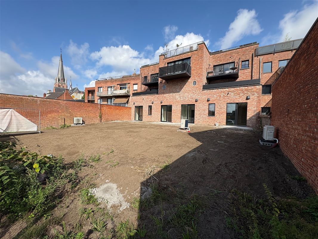 Nieuwbouwappartement met 2 slaapkamers en grote tuin.