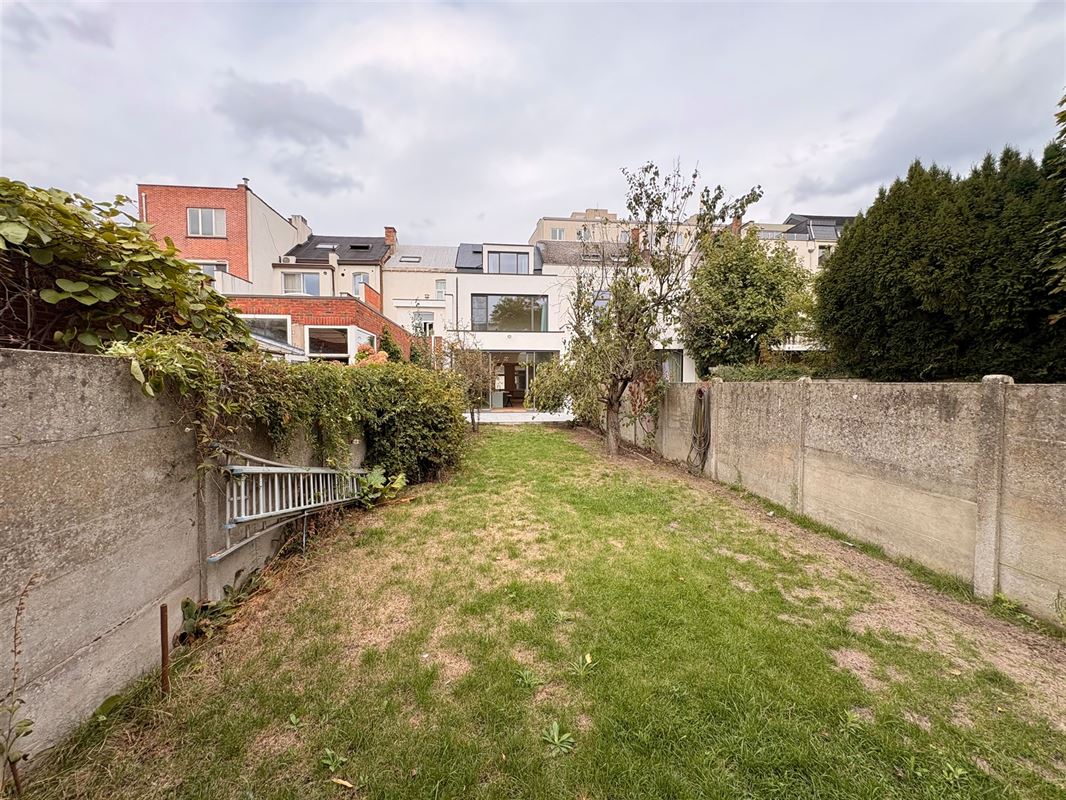 Gerenoveerde herenwoning met 5 slpks in Markgravebuurt.