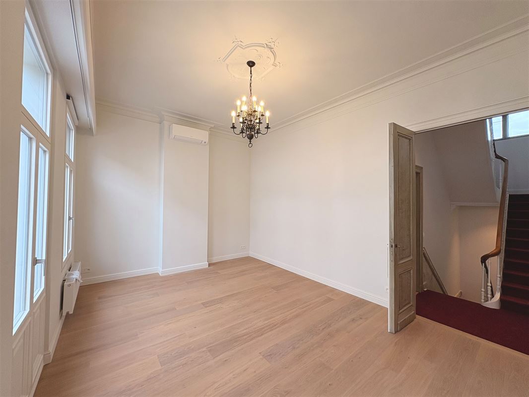 Gerenoveerde herenwoning met 5 slpks in Markgravebuurt.