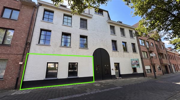 Ruim appartement met 2 slaapkamers en grote zuidtuin.