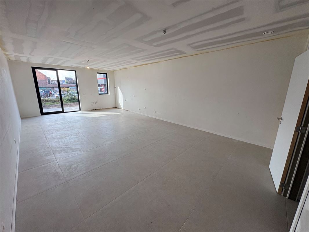 Nieuwbouwappartement met 2 slaapkamers en grote tuin.