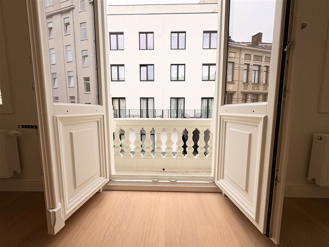 Gerenoveerde herenwoning met 5 slpks in Markgravebuurt.