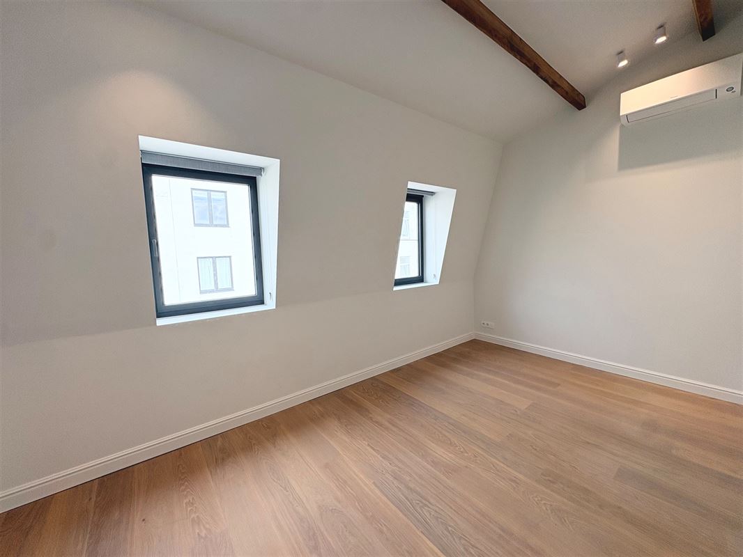 Gerenoveerde herenwoning met 5 slpks in Markgravebuurt.
