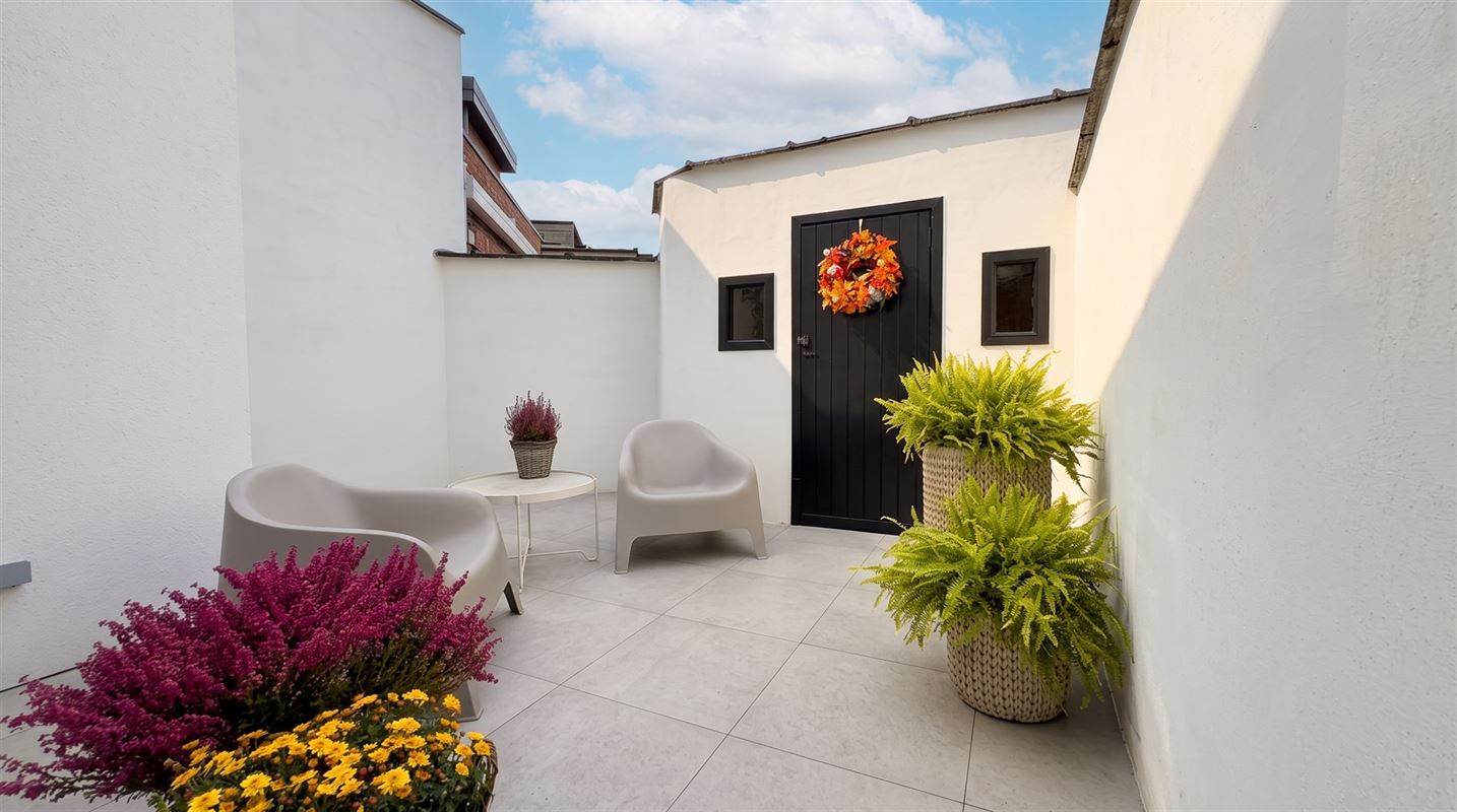 Fully renovated townhouse with a garden in Wijnegem.