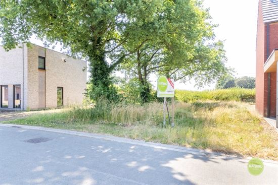 Mooi en rustig gelegen bouwgrond voor halfopen bebouwing op een perceel van 313,6 m2 te Mol.