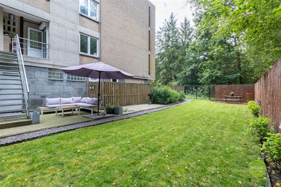Instapklaar appartement met 3 slaapkamers, grote tuin en garage te Geel. 