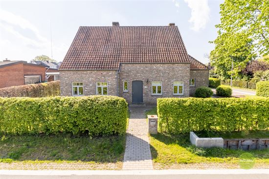Prachtige vrijstaande woning met zwembad in Olmen.