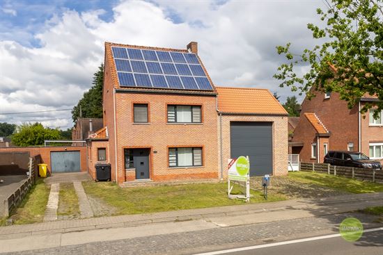 Instapklare woning met ruime werkplaats en tuin in Mol