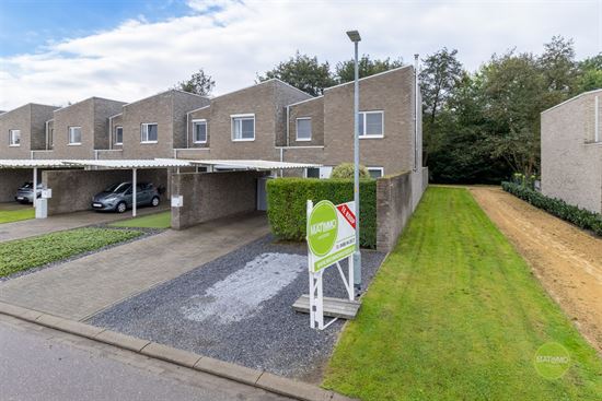 Halfopen woning in rustige en doodlopende straat te Mol