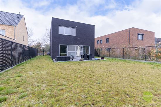 Moderne en instapklare gezinswoning met ruime tuin in Balen.