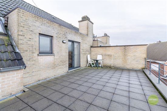 Instapklaar appartement met ruim terras en garage in Balen