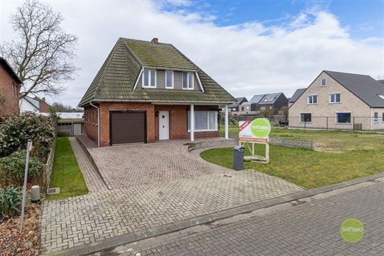 Te renoveren woning met 4 slaapkamers te Mol