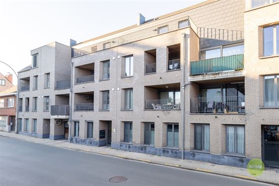 Instapklaar appartement met terras in Geel