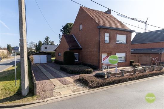 Te renoveren open bebouwing op ruim perceel in Mol