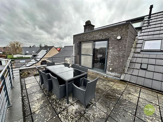 Instapklaar dakappartement met garage in Ginderbuiten