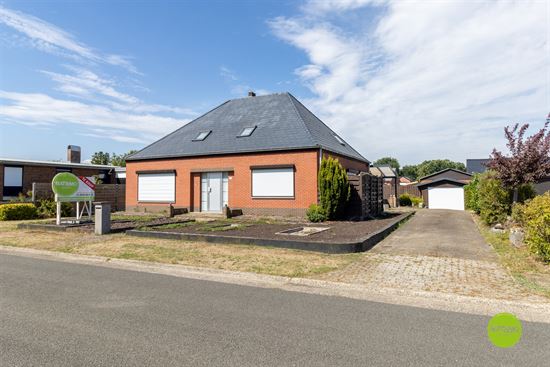 Ruime open bebouwing met 6 slaapkamers op 750 m2 grond
