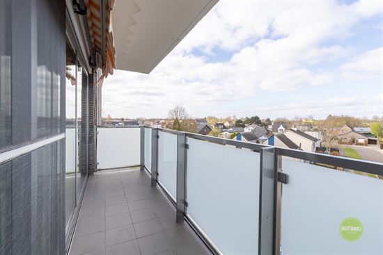 Instapklaar appartement met zonnig terras in Mol