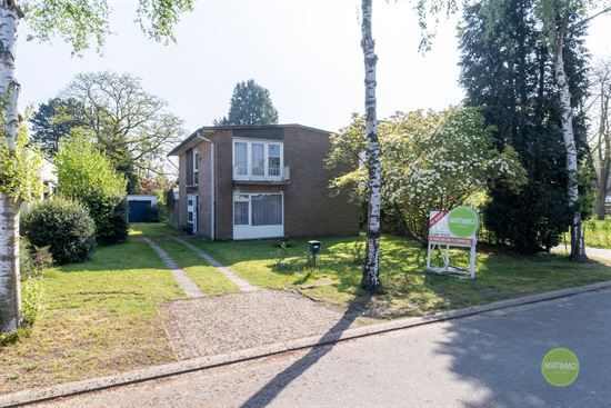 Te renoveren gezinswoning met ruime tuin in Gompel