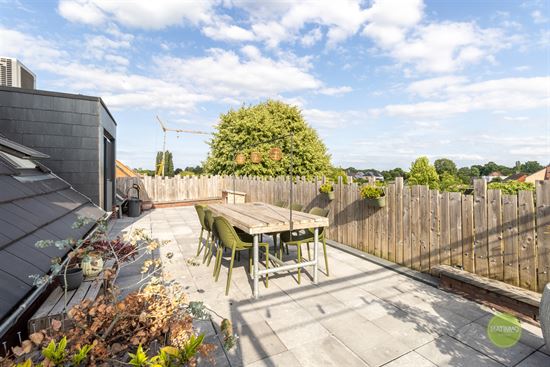 Stijlvol dakappartement met ruim terras in Meerhout