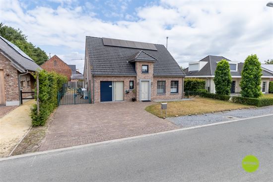 Instapklare vrijstaande woning met praktijkruimte