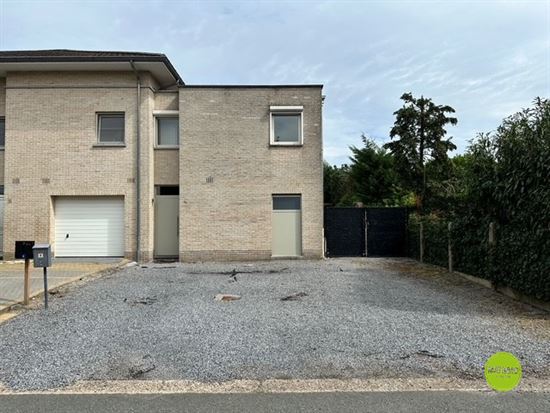 Gemeubelde woning met 3 slaapkamers te Lommel