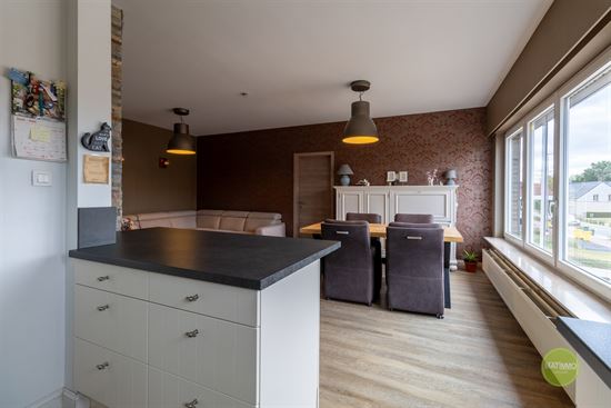 Instapklaar en ruim duplex appartement in Ezaart