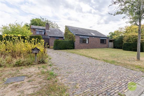 Vrijstaande, rustig gelegen woning met 4 slaapkamers in Mol