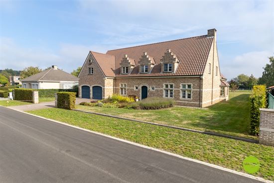 Prachtige, landelijke villa op een perceel van 2.579 m2 in hartje Heppen