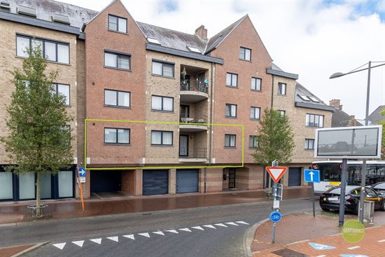 Ruim tweeslaapkamer appartement met terras en garage in Mol