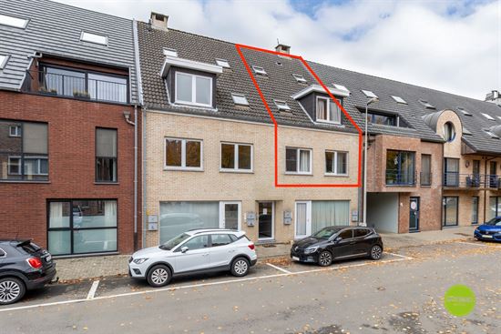 Ruim triplex appartement in een rustige omgeving 