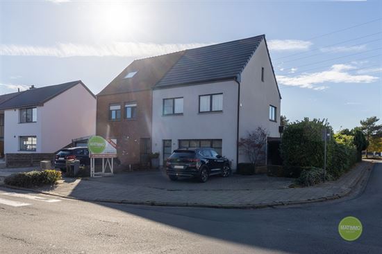 Moderne halfopen woning met 3 slaapkamers in rustig Mol