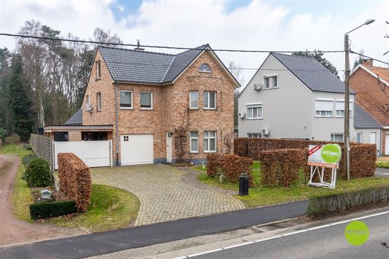 Ruime, energiezuinige gezinswoning met zwembad in Laakdal