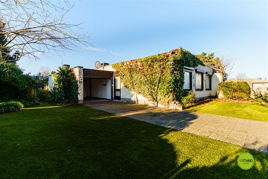 Gezellige jaren 70 bungalow in een rustige straat in Lommel