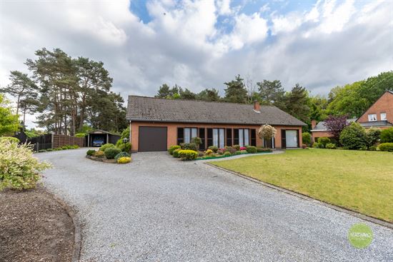 Gelijkvloerse woning op een perceel van 1.995 m2 te Balen