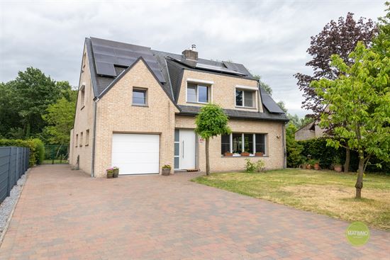 Gezinswoning met 4 slaapkamers op een perceel van 4.530 m²