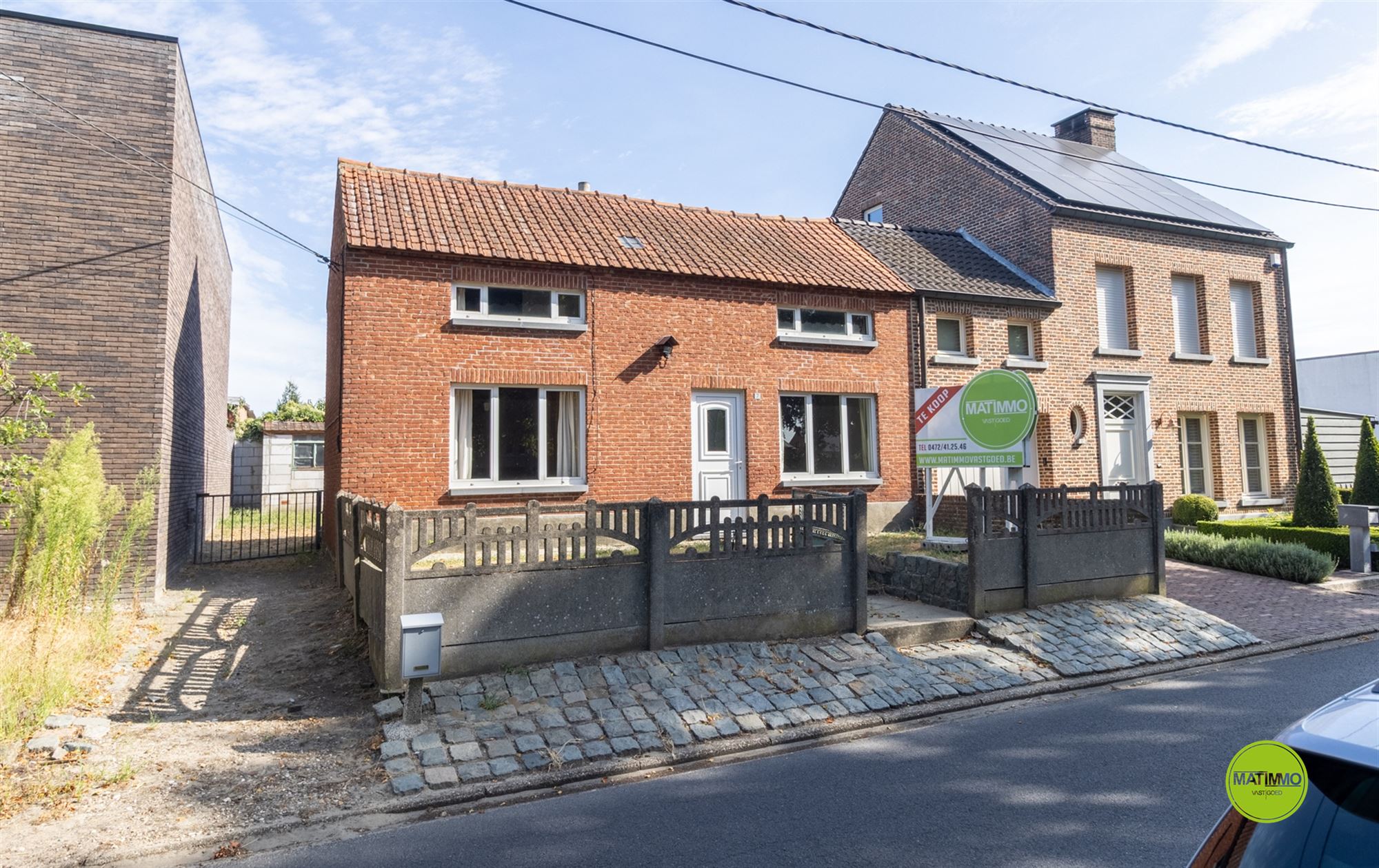 Compacte halfopen renovatiewoning met 2 slaapkamers en tuin