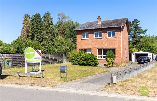 Te renoveren gezinswoning met 3 slaapkamers in Mol