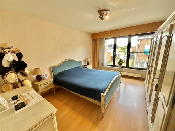 Prachtig 3-slaapkamerappartement met veel ruimte en leuk terras in het hart van Rijmenam!