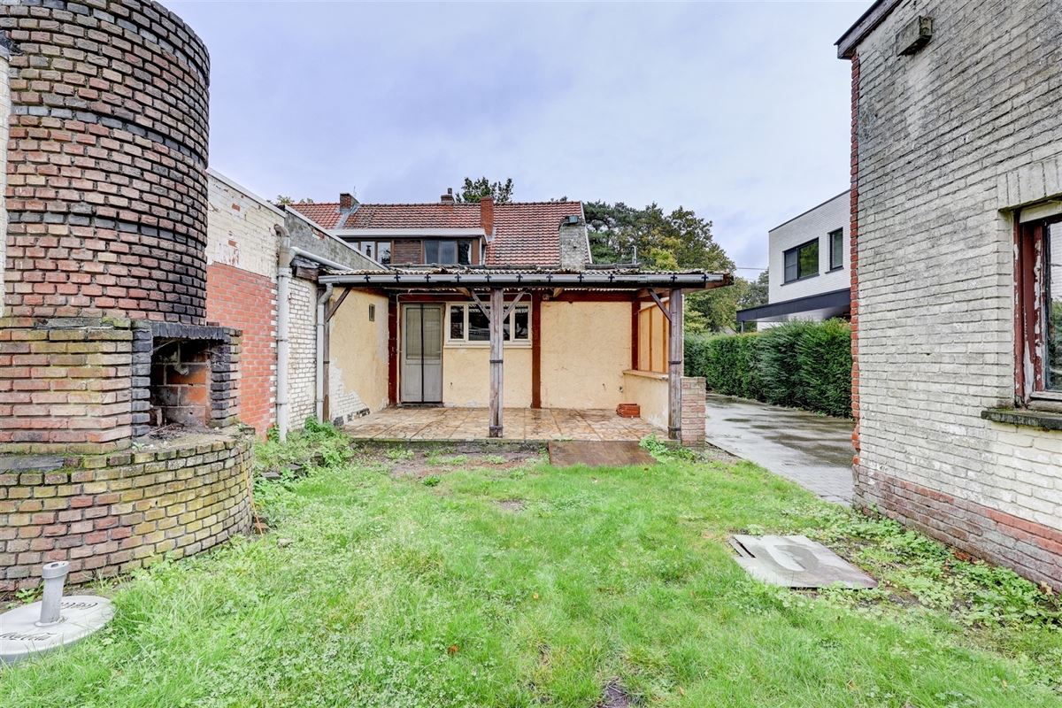 Unieke woning met handelsruimte, ruime stockage en renovatiepotentieel