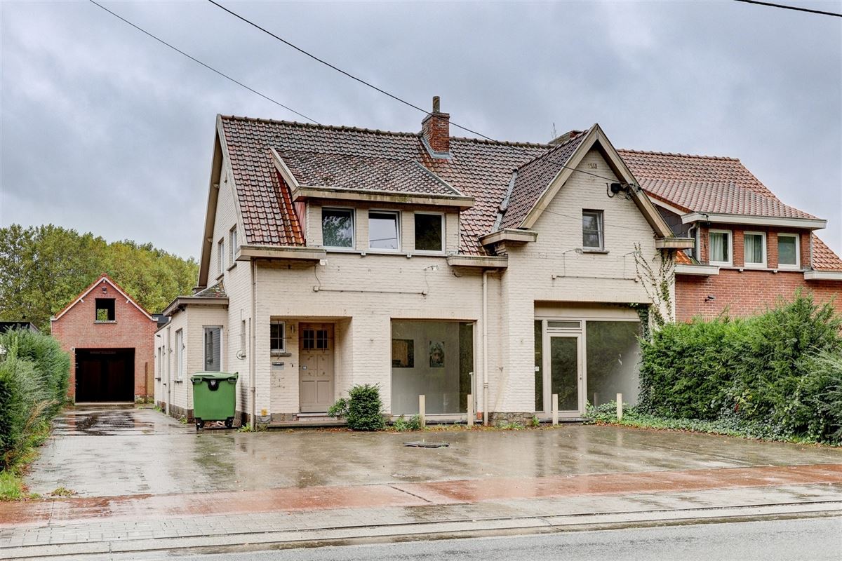 Unieke woning met handelsruimte, ruime stockage en renovatiepotentieel