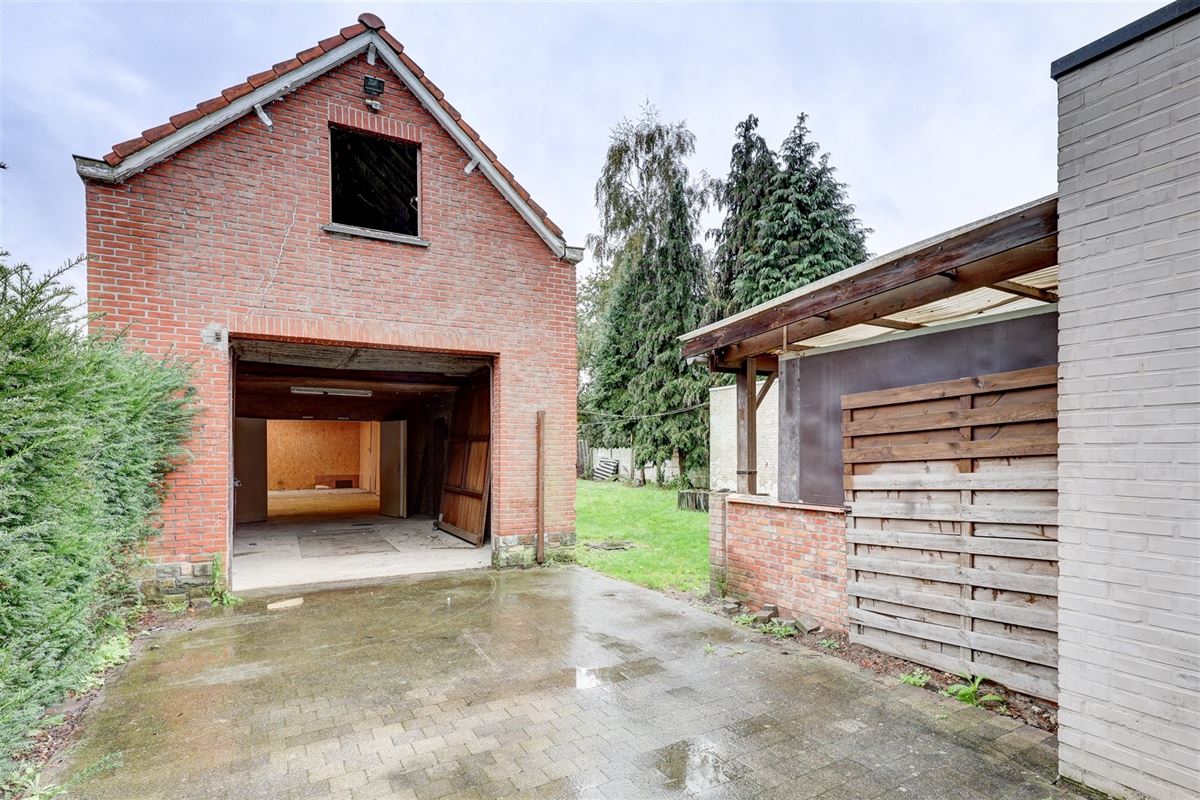 Unieke woning met handelsruimte, ruime stockage en renovatiepotentieel