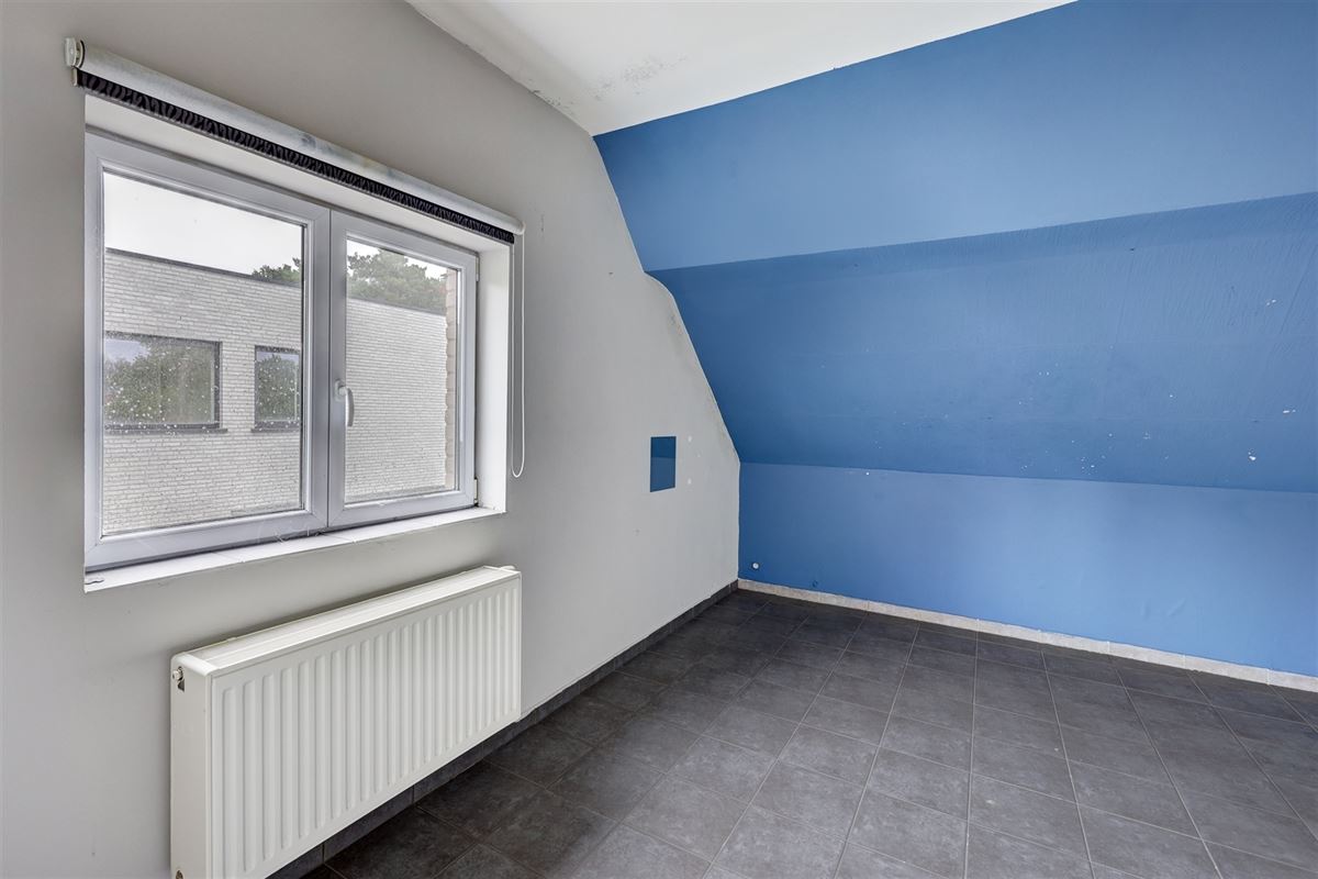 Unieke woning met handelsruimte, ruime stockage en renovatiepotentieel