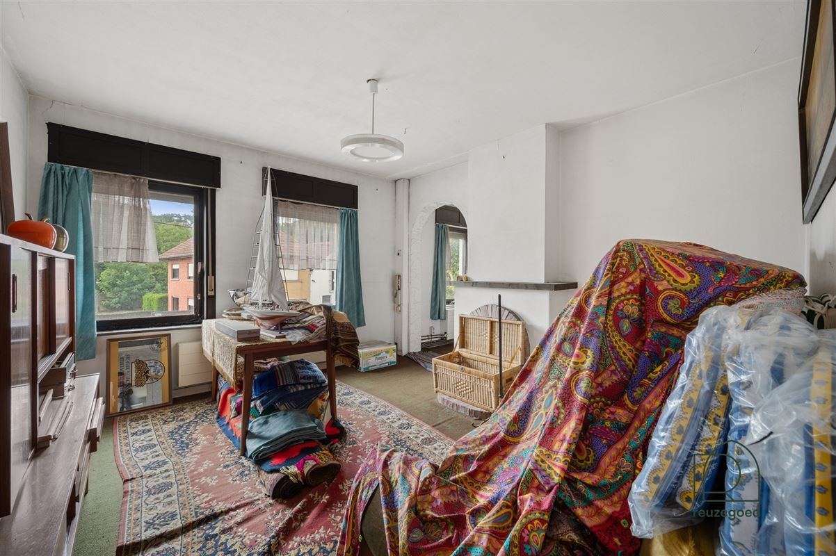 Te renoveren huis (tweewoonst)  met mogelijkheid tot 2 bouwgronden