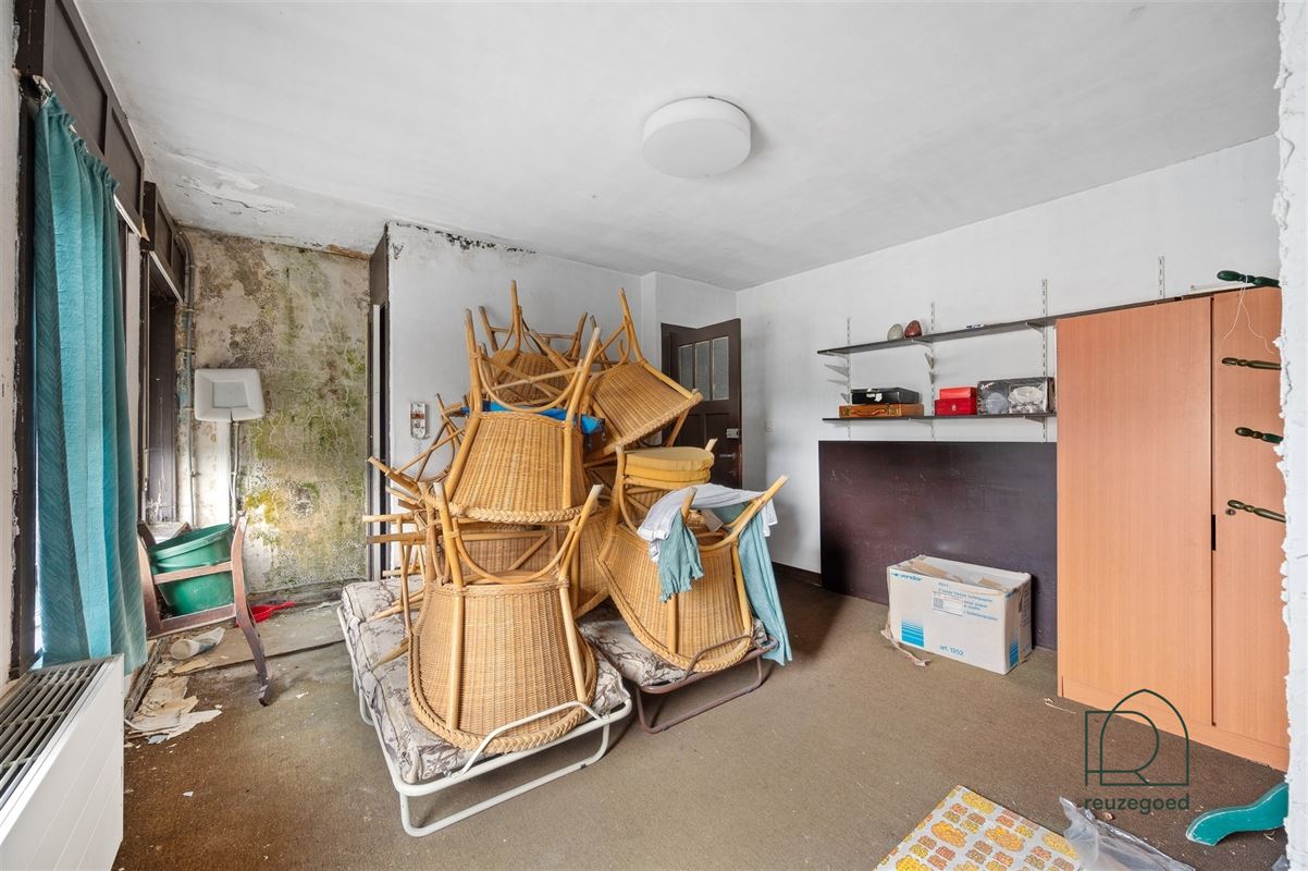 Te renoveren huis (tweewoonst)  met mogelijkheid tot 2 bouwgronden