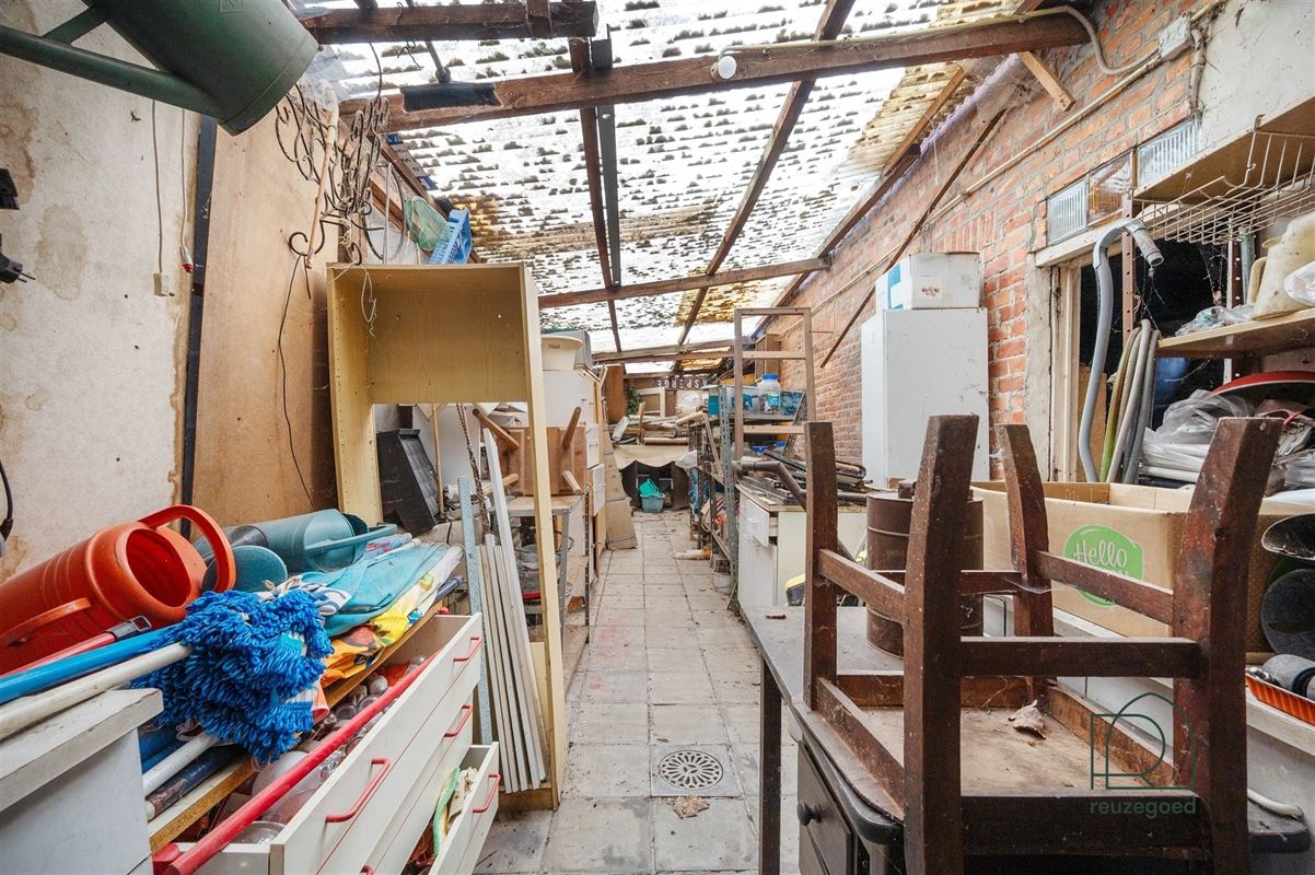 Te renoveren huis (tweewoonst)  met mogelijkheid tot 2 bouwgronden