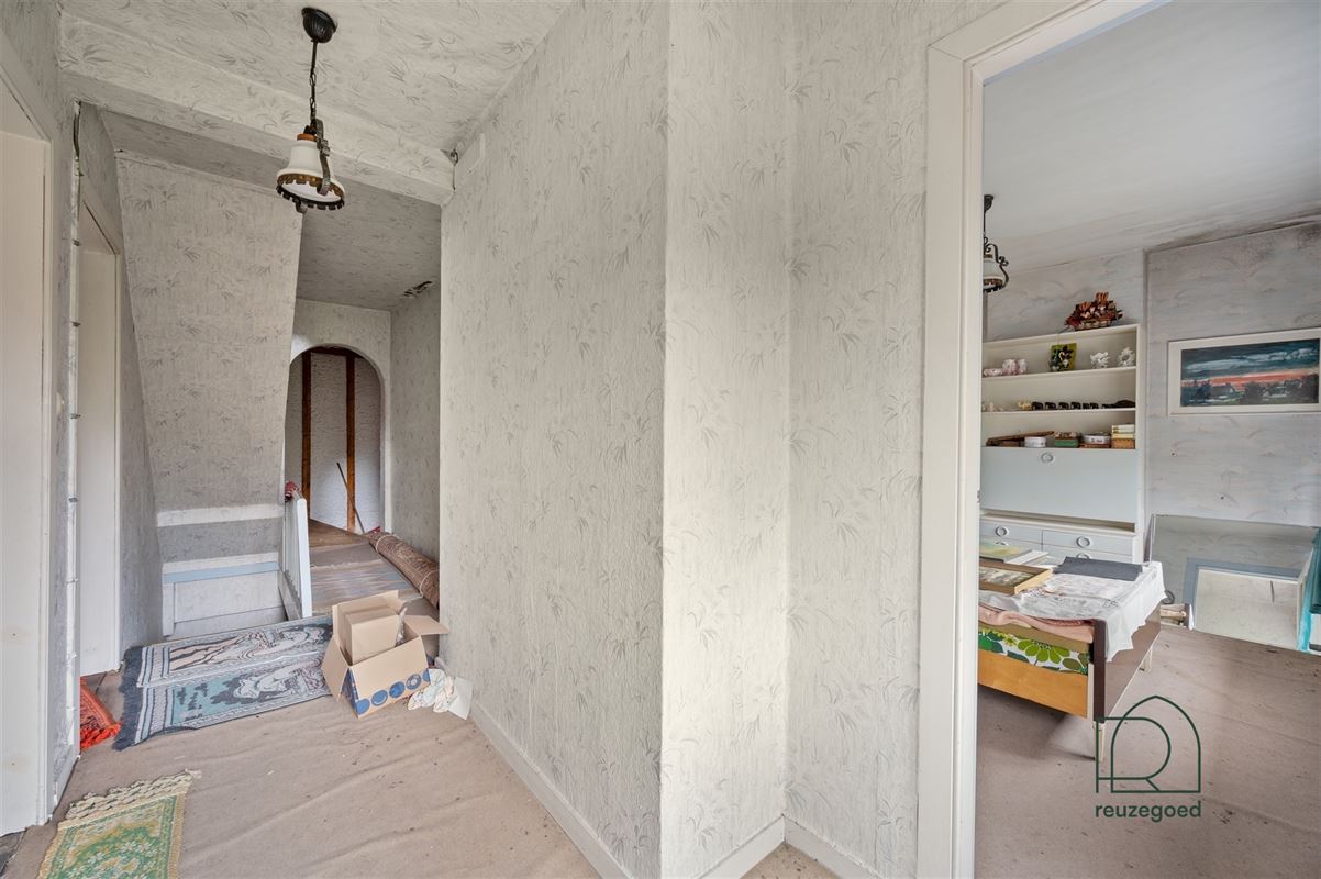 Te renoveren huis (tweewoonst)  met mogelijkheid tot 2 bouwgronden