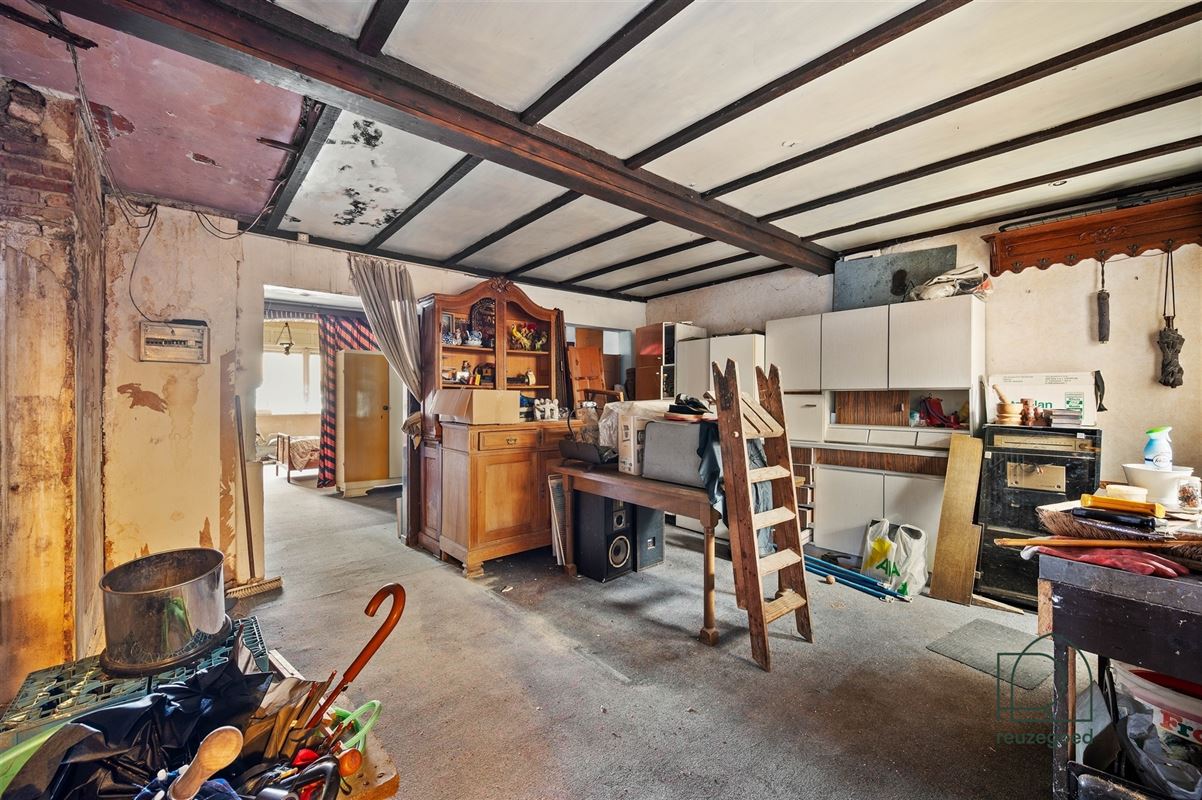 Te renoveren huis (tweewoonst)  met mogelijkheid tot 2 bouwgronden