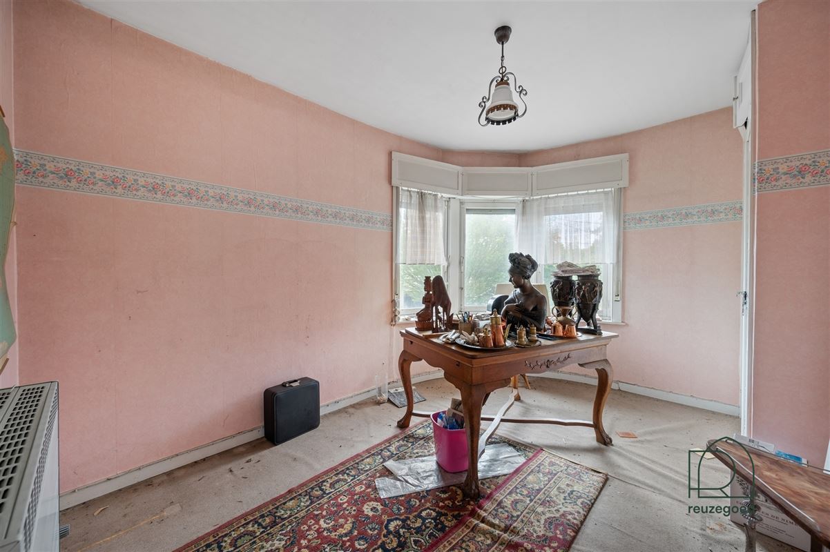 Te renoveren huis (tweewoonst)  met mogelijkheid tot 2 bouwgronden