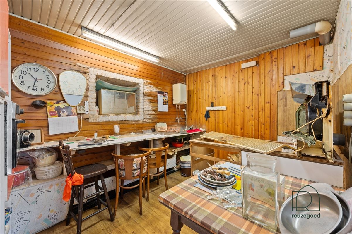 Te renoveren huis (tweewoonst)  met mogelijkheid tot 2 bouwgronden